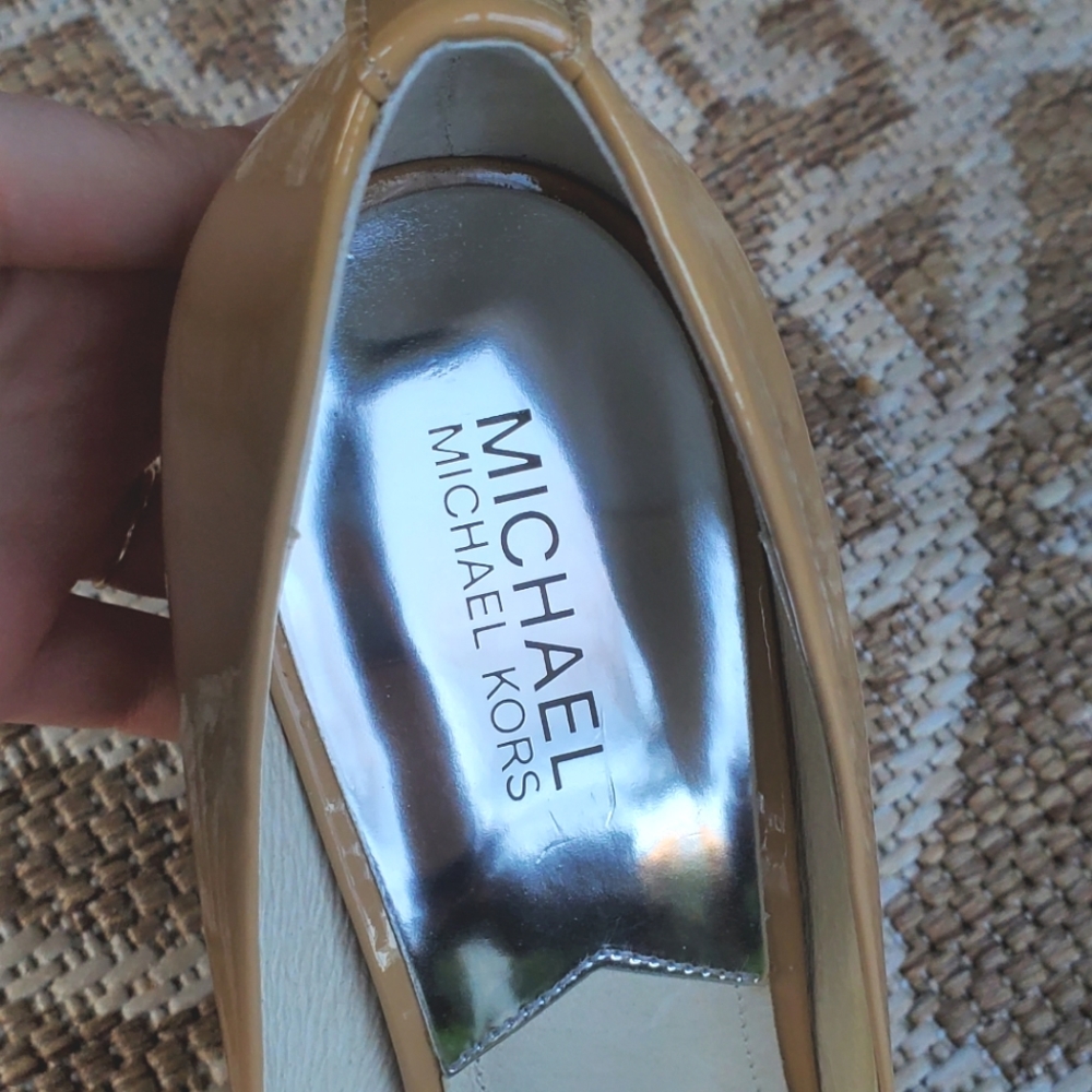 NWT - Michael Kors | Stunning Nude Patent Heels Size 10 - Picture 6 of 12